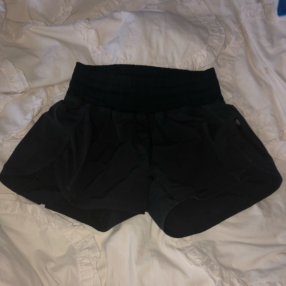 Lululemon Tracker Shorts Size 8.